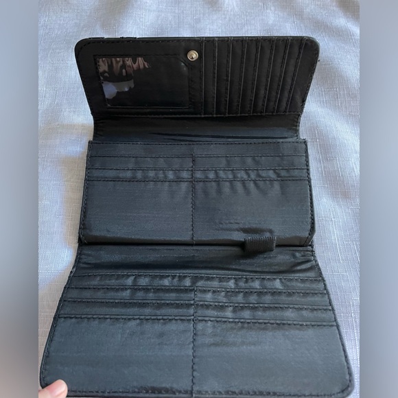 NWOT Avon Wallet with Multi Compartments - Picture 3 of 5